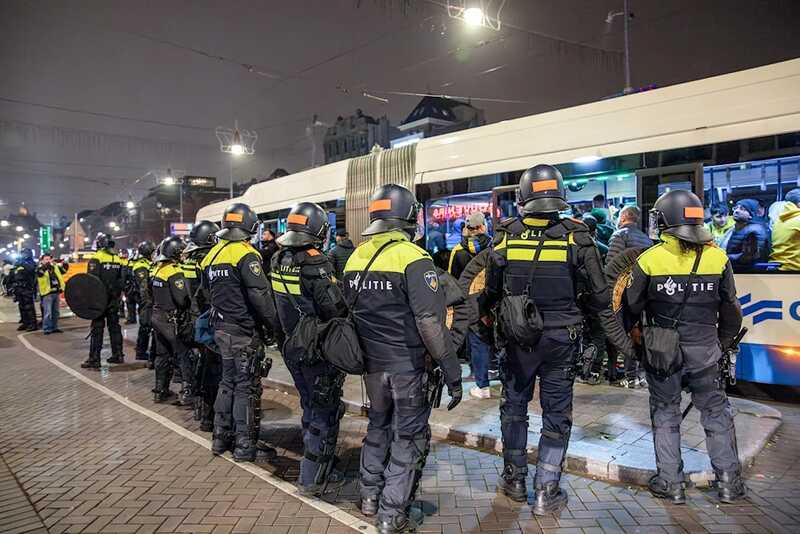 Clashes in Amsterdam na Israëlisch vandalisme en provocaties