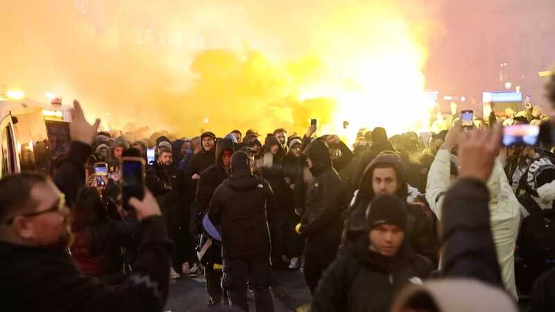 Israëlische hooligans bestormen Amsterdam onder het scanderen van “Fu** You Palestine”.